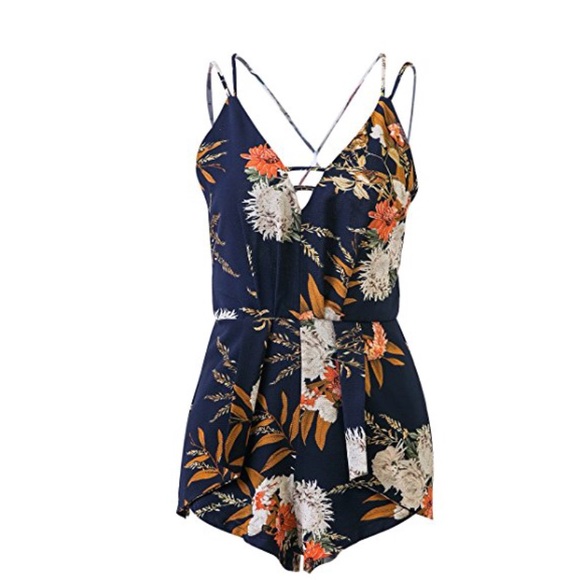 Backless Floral Print Short Jumpsuit - Picture 3 of 8